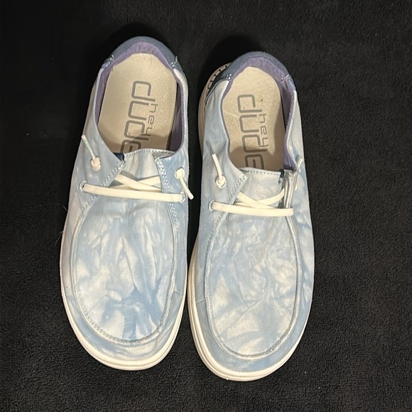 Women’s Shoes Hey Dude Size 8 Slip Ons Dudes - Picture 2 of 8